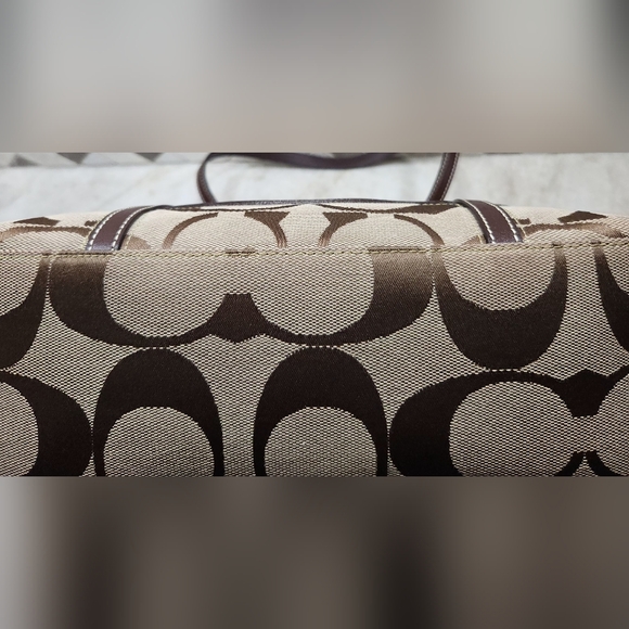 Coach Purse (2007), Excellent Condition!! Beautiful Interior Colors 👜 - Picture 7 of 12